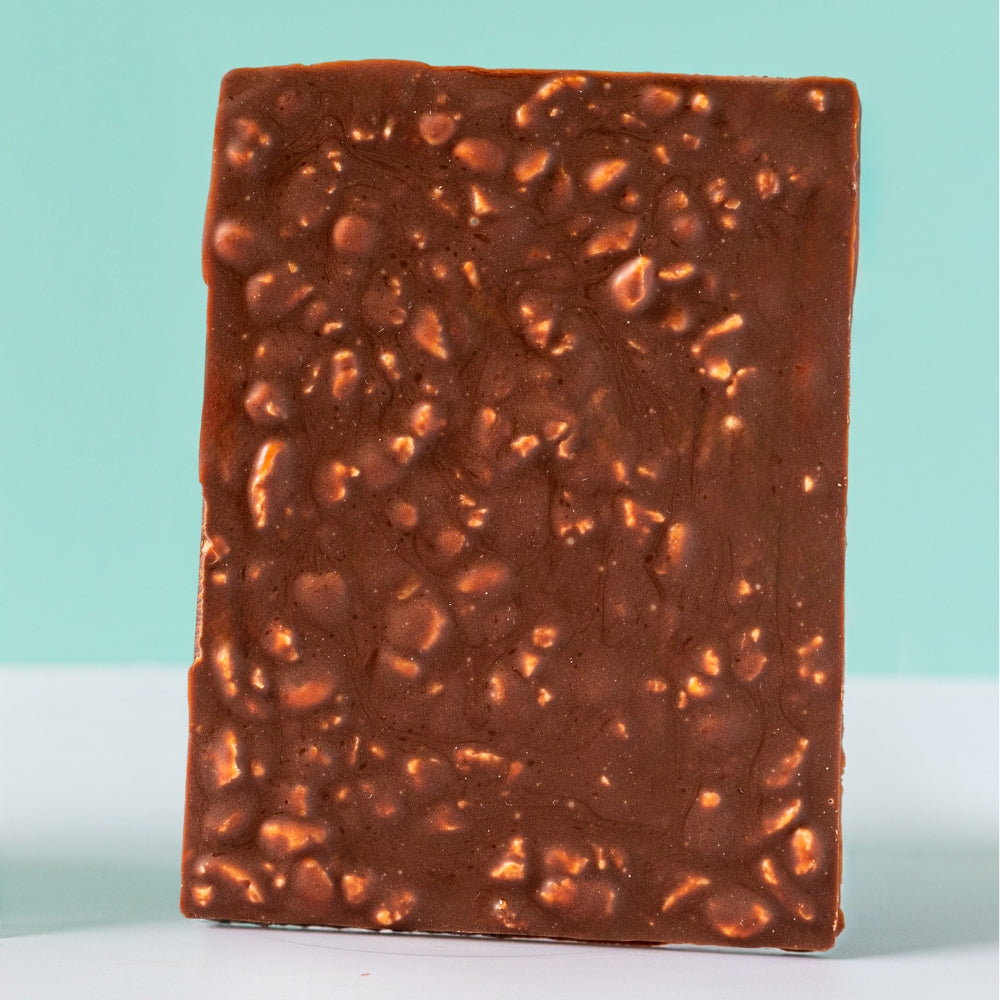 A-Maize-ing 47% Milk Chocolate Bar with roasted salted corn – view 2